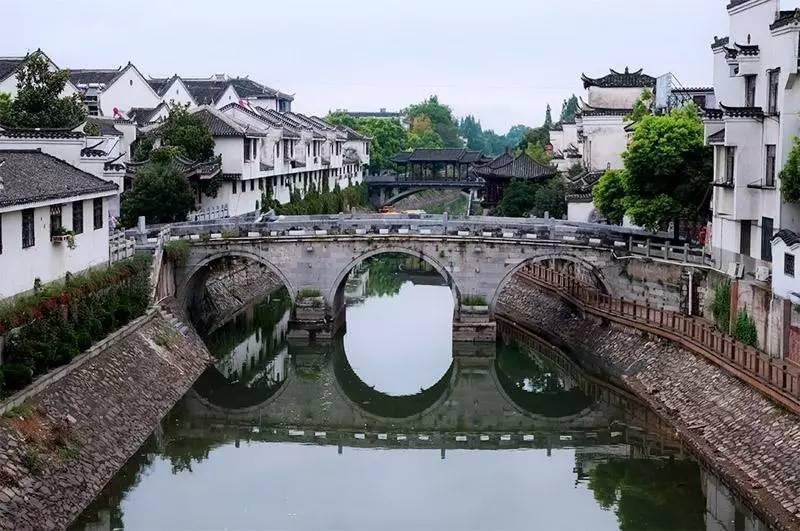 混动界的全能战士,顶配不到18万?哈弗枭龙MAX到底有多卷?